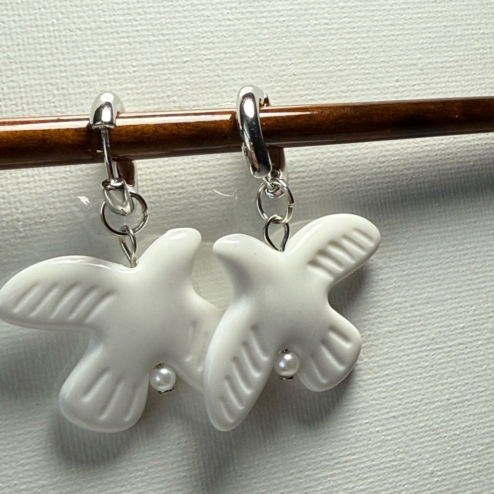 Round Ear Hoop White Peace Dove Earrings Jewelry - Picture 13 of 13